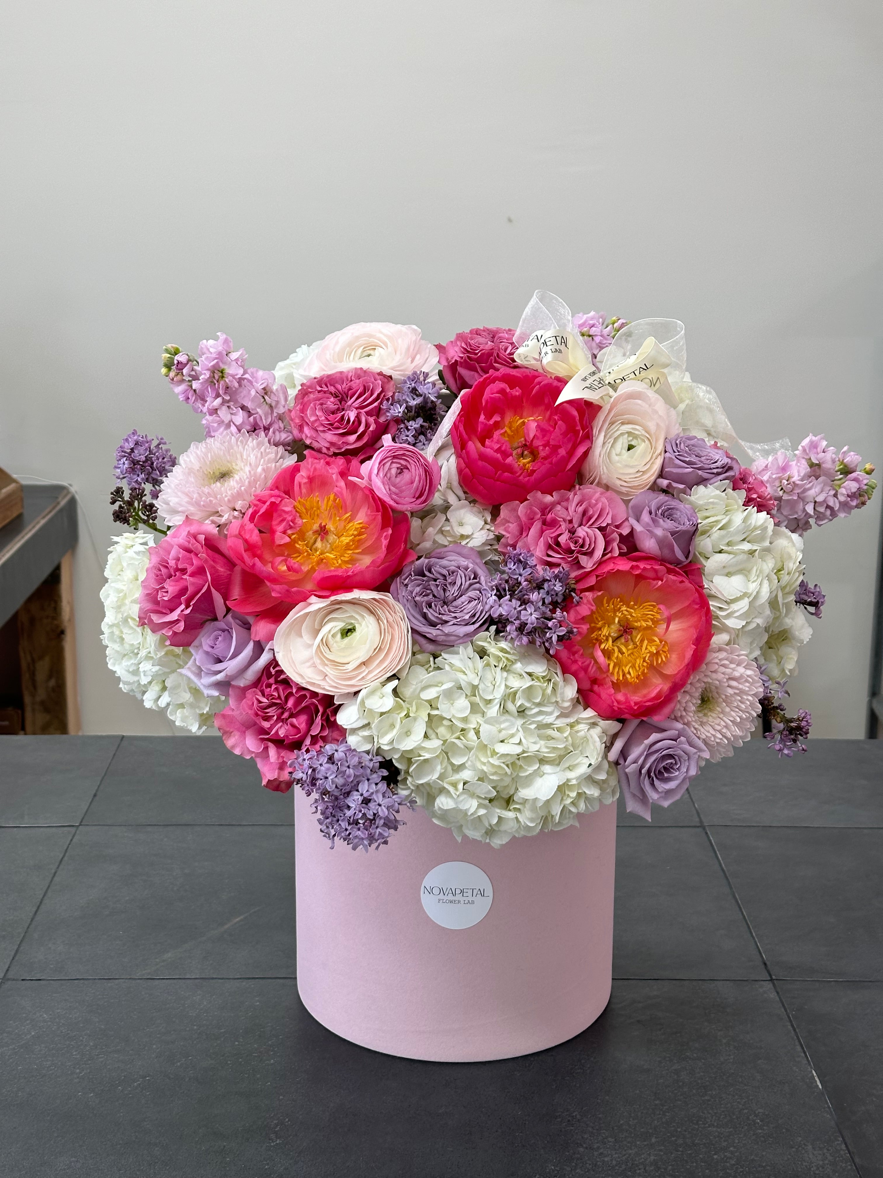 Lilu box arrangement