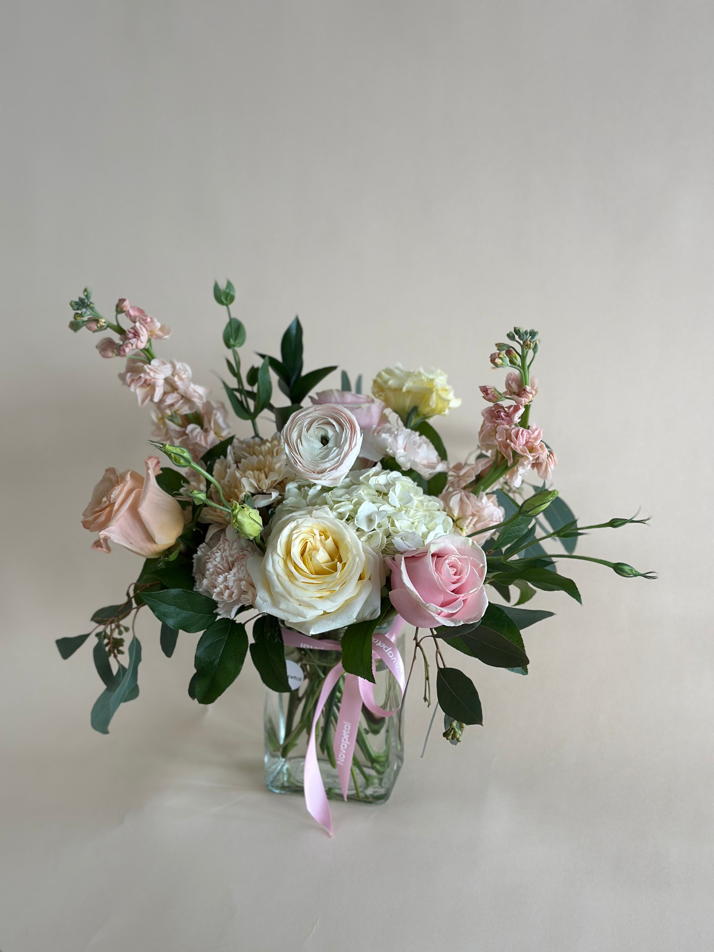 Designer choice in Rectangular and Oval Vase blush/peach Pallet