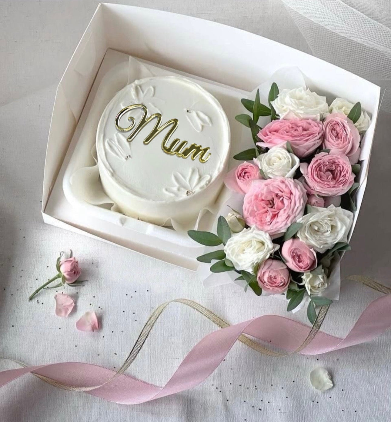 Mom bento cake A Lari Bakery x NovaPetal Limited Edition set