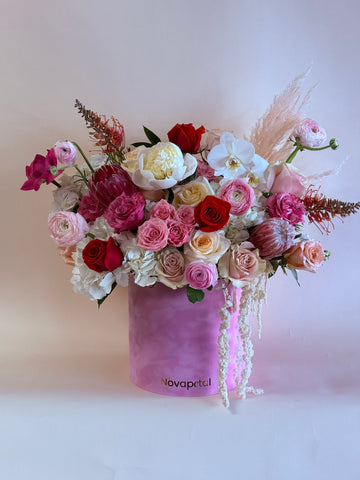 Blushing Romance hat box Arrangement