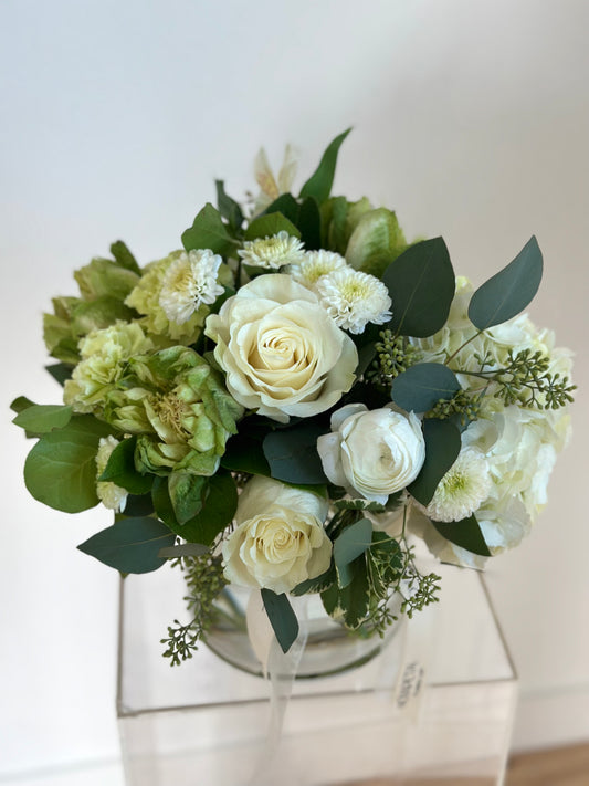 Victoria centerpiece flower arrangement in white