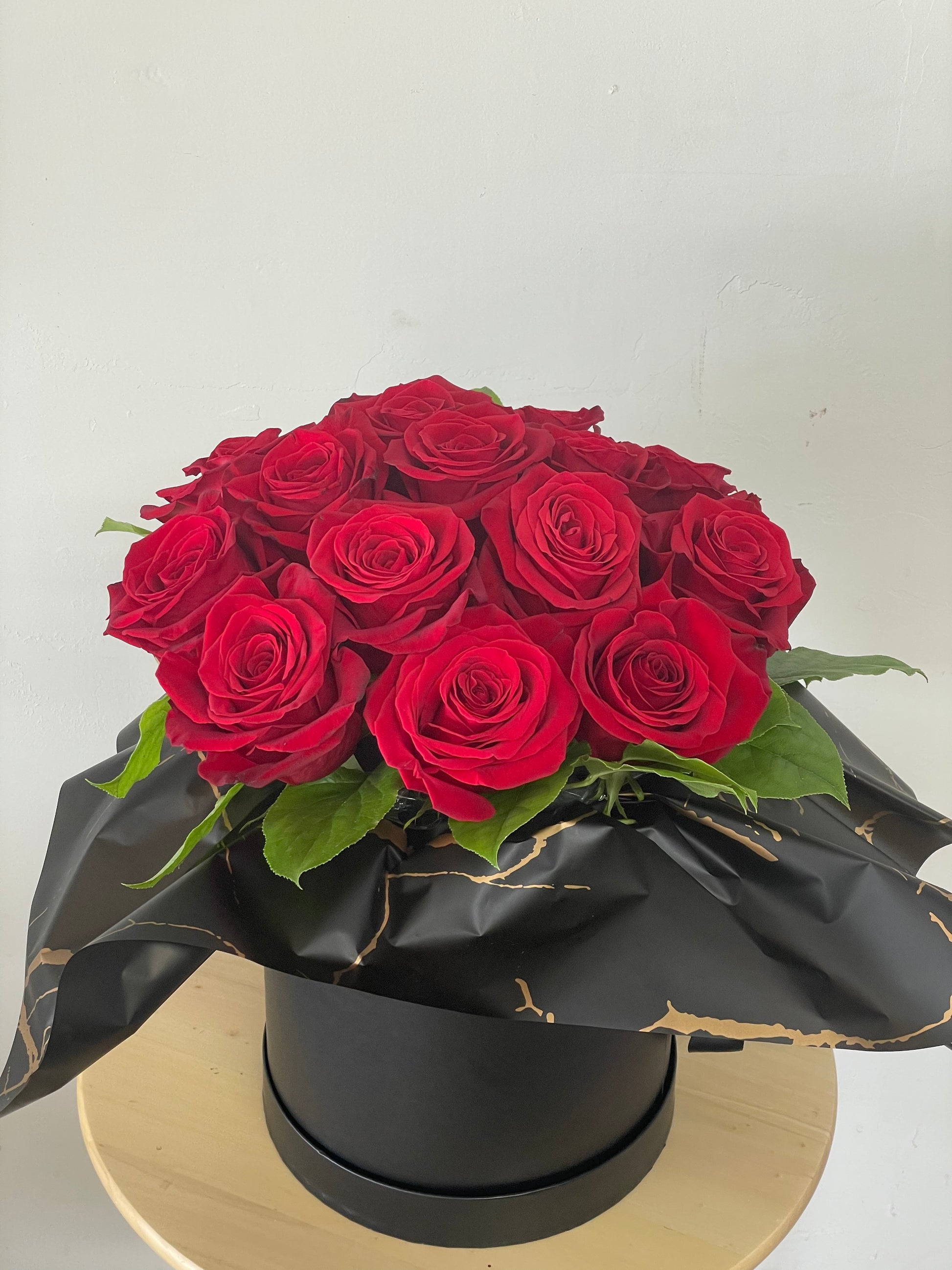 Dozens of Premium Fresh Cut Red Roses In Box